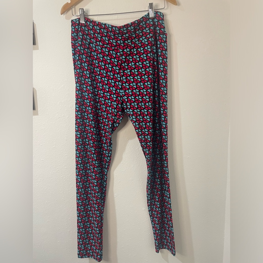 LULAROE Tall & Curvy leggings , may have been worn once or just tried on. EUC